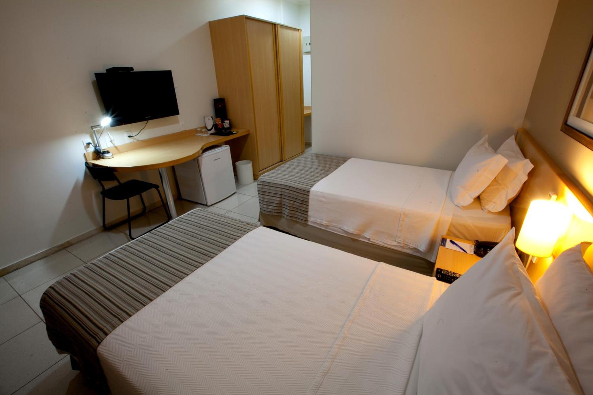 Oitis Hotel Goiânia Kamer foto